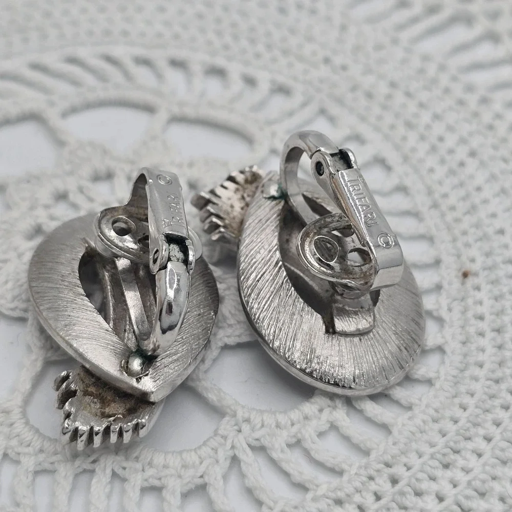 Crown Trifari Vintage Earrings Silvertone Brushed Abstract Clip On